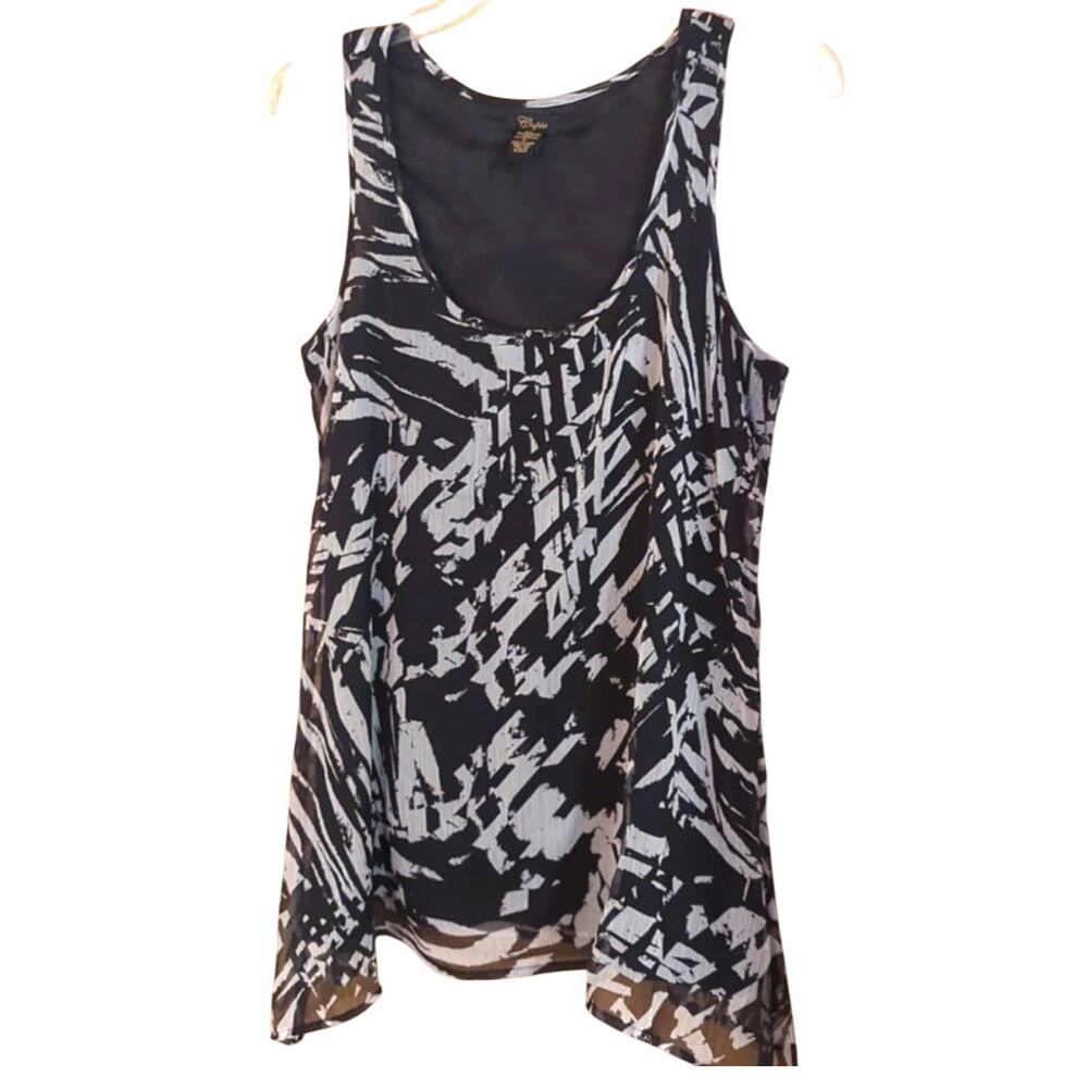 CUPIO Sleeveless Blouse Black/White Geometric Print Sharkbite Hem Women's Size M